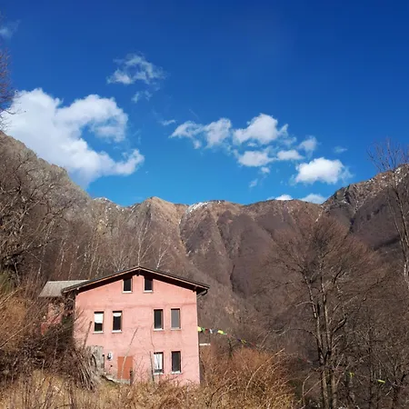 Secret Mountain Retreat Valle Cannobina ロッジ Orasso