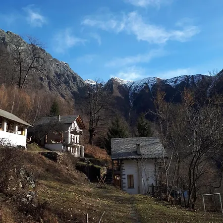 Secret Mountain Retreat Valle Cannobina ロッジ *