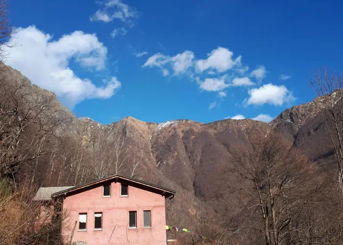 Secret Mountain Retreat Valle Cannobina ロッジ Orasso