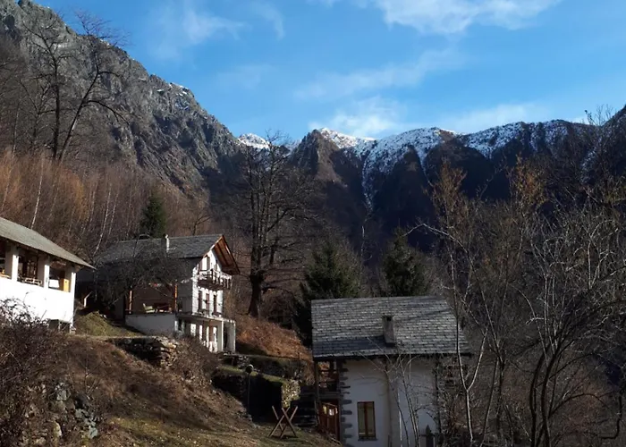 Secret Mountain Retreat Valle Cannobina ロッジ *